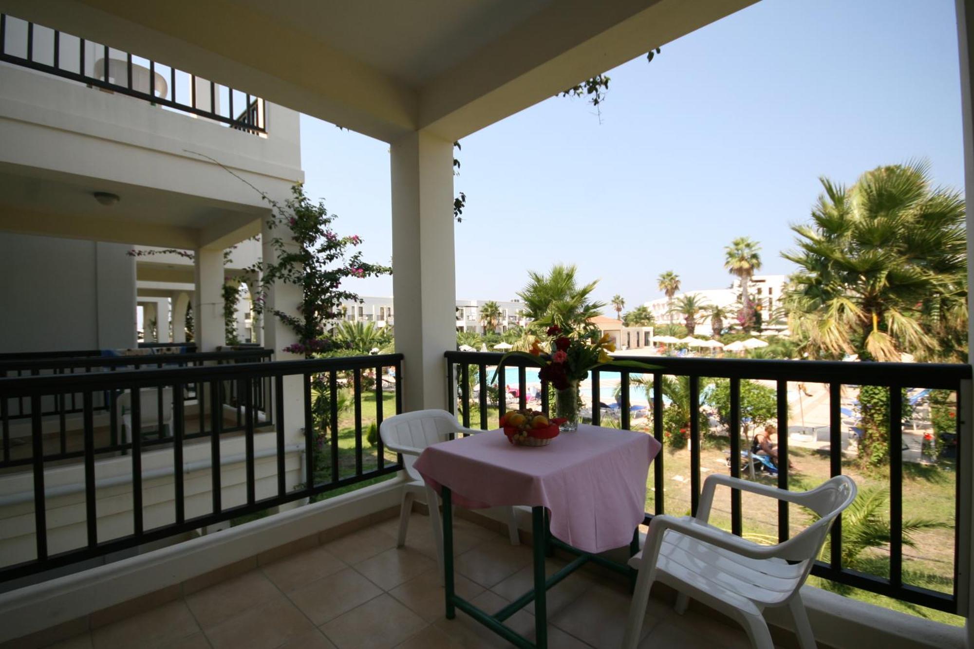 Tigaki Beach Hotel 외부 사진