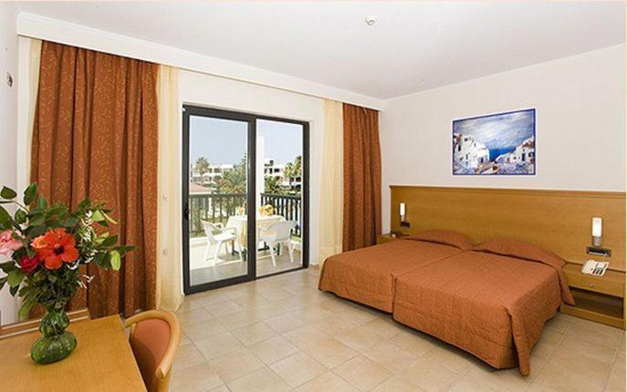 Tigaki Beach Hotel 외부 사진
